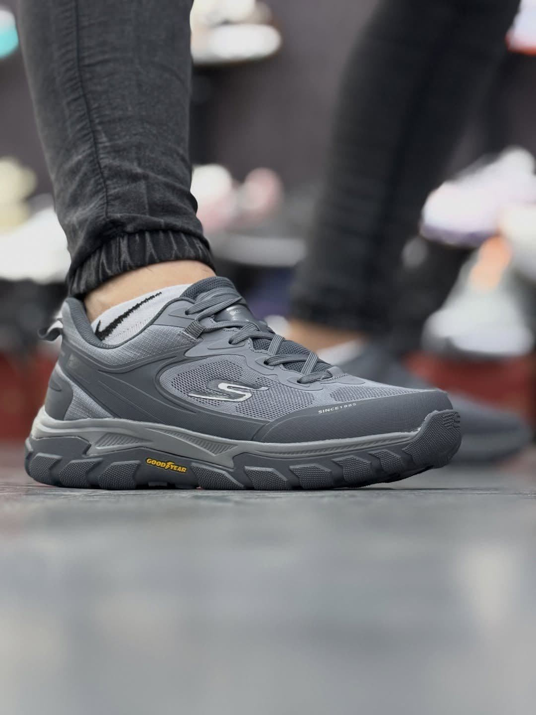 خرید و قیمت کتانی اسکیچرز گودیر (Skechers Goodyear) | آتناکالا