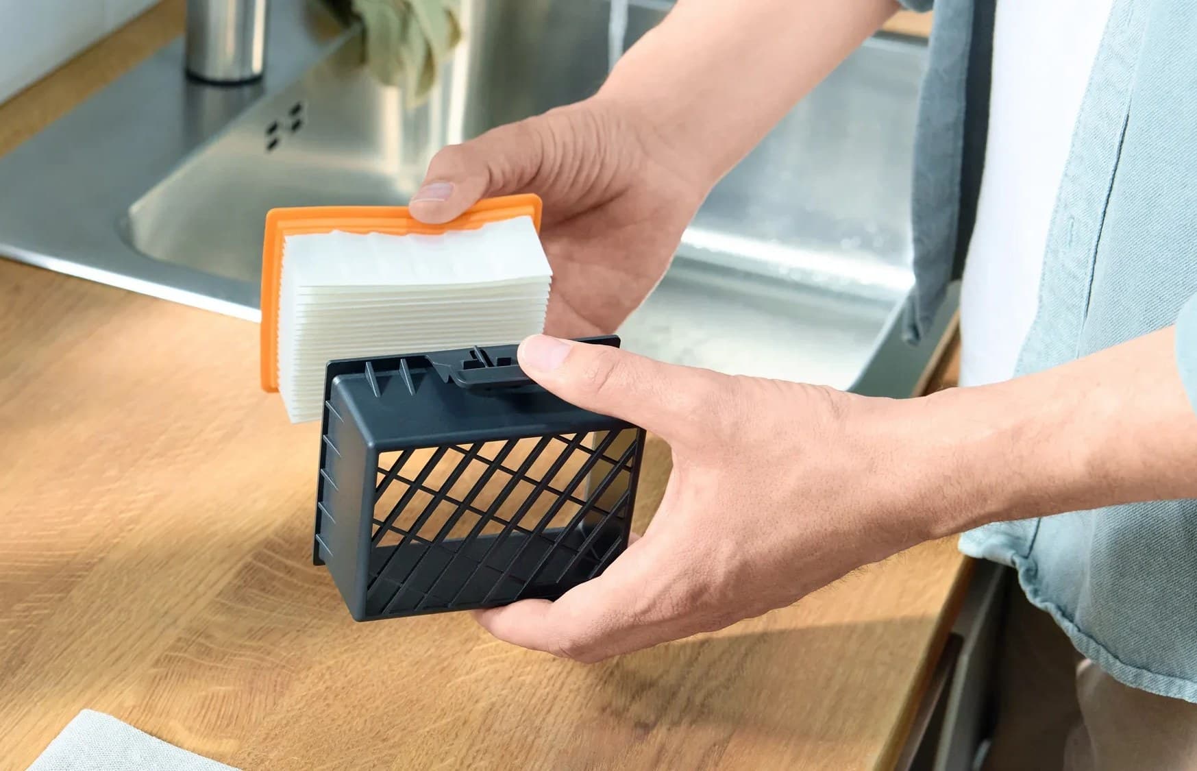 جاروبرقی بوش مدل BGL38WBU3H