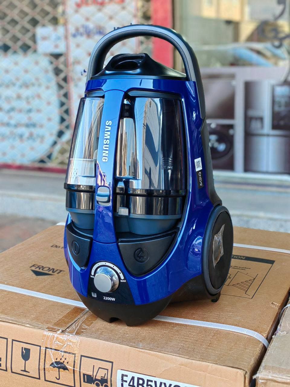 نقد و بررسی تخصصی جاروبرقی سامسونگ 2200 وات مدل VCC8836V36 – غول مکش آبی رنگ