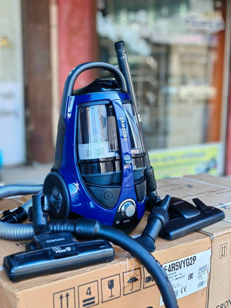 نقد و بررسی تخصصی جاروبرقی سامسونگ 2200 وات مدل VCC8836V36 – غول مکش آبی رنگ